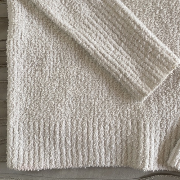 Vince Textured White V Neck Sweater - Picture 6 of 8